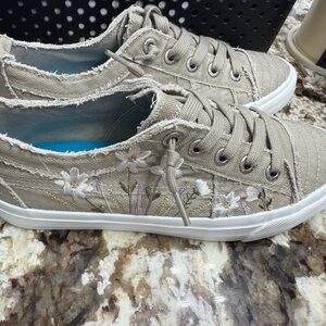 New Blowfish Embroidered Canvas Sneakers - Tan